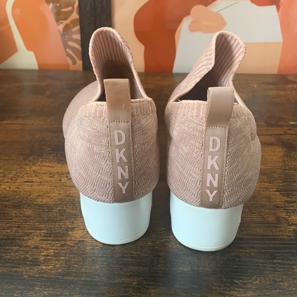 DKNY platform sneaker in blush colour - Picture 5 of 7